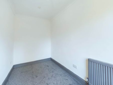 Price £995 pcm - Available Now - Unfurnished - Photo 2