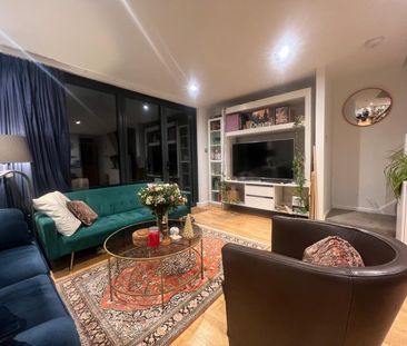 3 Bed Semi-Detached House, Searles Close, SW11 - Photo 1