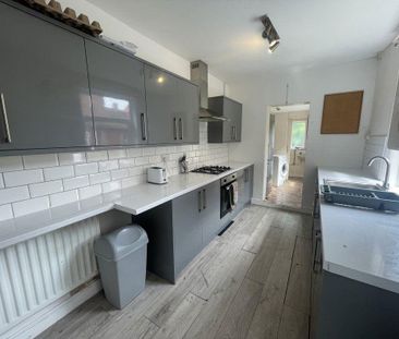 3 bedroom terraced house to rent - Photo 5