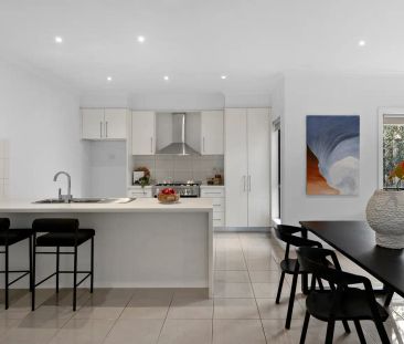 “Modern Family Comfort with Parkside Views” - Photo 5