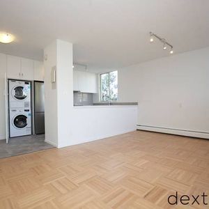 Kerrisdale | Spacious 2 bed 2 bath w/ insuite laundry @ David Craig - Photo 2