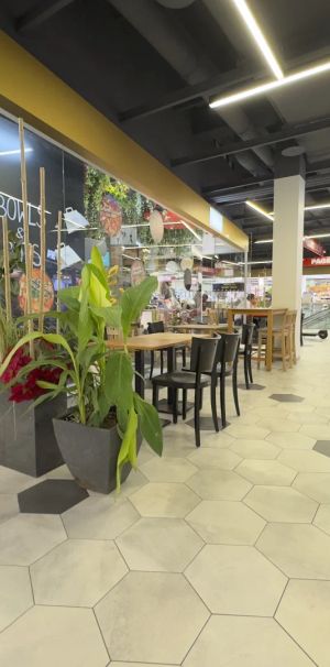 Altbau in perfekter Lage - Annenstraße -Wohnen im modernen Styria Center - Photo 1