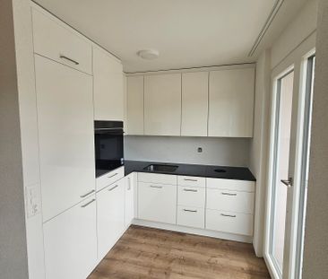 Erstvermietung nach Vollsanierung – helle 1.5 Zimmer Wohnung - Photo 3