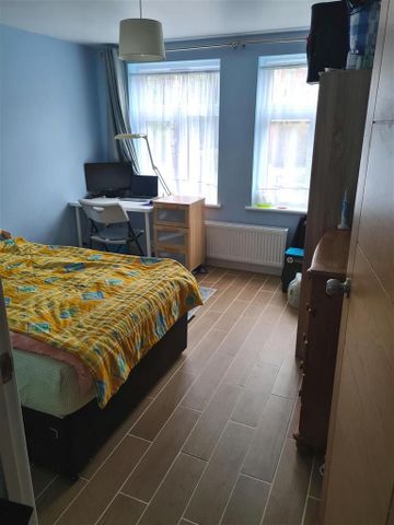 2 bedroom ground floor flat to rent - Photo 3