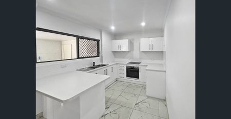 2-Bedroom Townhouse in a Convenient Woree Location - Photo 2