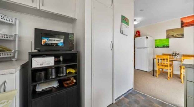 Charming 2BR Unit in Fitzroy! - Photo 1