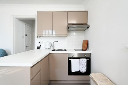 Studio to rent - Photo 2