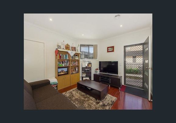 2 / 10 Albert Crescent, St Albans - Photo 1