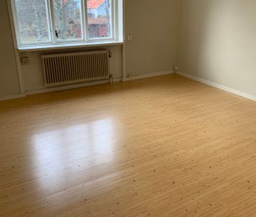 Valhallagatan, Flen - Photo 1