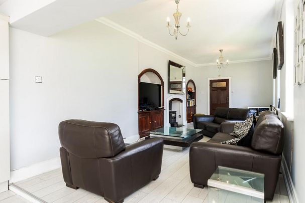 6 bedroom end of terrace house to rent - Photo 1