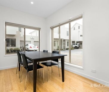 Three Bedroom Townhouse - Photo 6