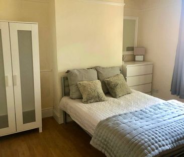 6 bedroom house to rent Pomona Street, Sheffield, South Yorkshire, S11 - Photo 1