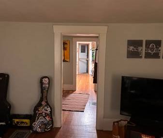 Bright, Large 1bd, 4th Floor in Heritage House - Photo 4