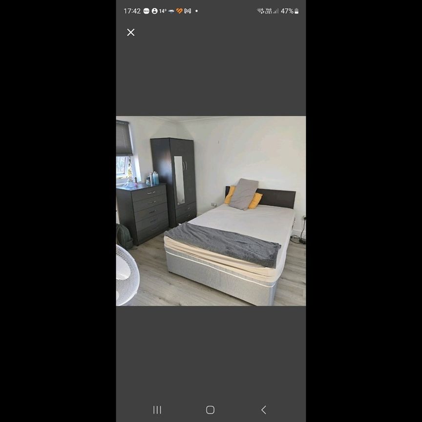 Room in a Shared Flat, Ripley Road, IG3 - Photo 1