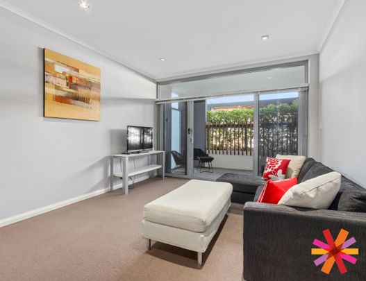 SUMMER IN THE CITY IN WEST PERTH! - Photo 1