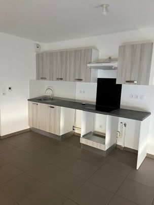 Location Appartement 3 pièces 64m² MARSEILLE 11ème - Photo 1