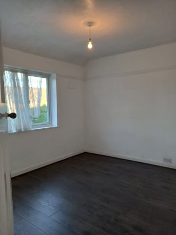 3 Bed Terraced House, Tideswell Road, B42 - Photo 4