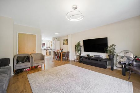 4 bedroom townhouse to rent - Photo 3