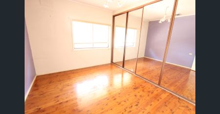 WALKING DISTANCE TO WARWICK FARM STATION - Photo 3