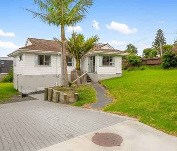 Charming Family Home in Massey East (3-6 months) - Photo 3
