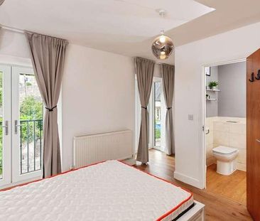 Oliver Court, Crown Road, Weston, Bath, Somerset, BA1 - Photo 6