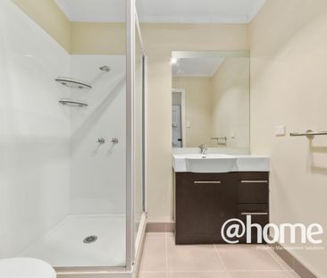 Bright Bedsit on Boland - Photo 4