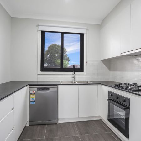 3 bedroom house - 20% below market rent - Photo 3