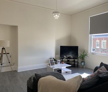 3 bedroom flat to rent - Photo 2