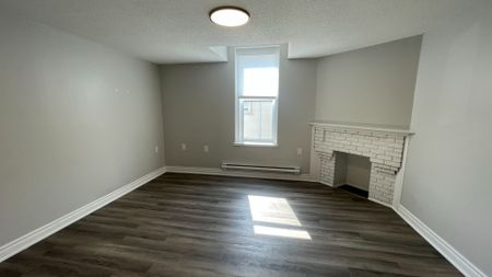 For Lease - 69 East Main Street Unit# 204, Welland, Ontario - Photo 3