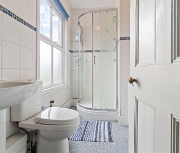 4 bedroom semi-detached house to rent - Photo 5