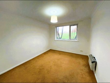 1 Bed Flat, Carlton Court, M25 - Photo 3
