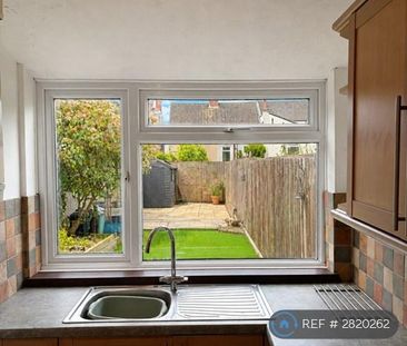 3 bedroom terraced house to rent - Photo 2