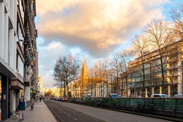 Zonnig hoek appartement met twee slaapkamers - Photo 1