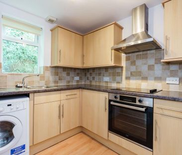 1 bedroom ground floor flat to rent - Photo 2