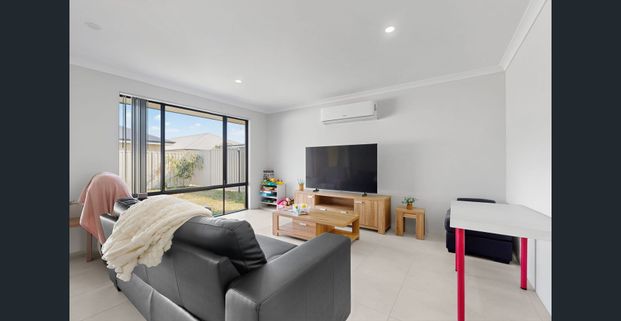 Peaceful Hilbert Neighborhood - Your Perfect Sanctuary - Photo 1