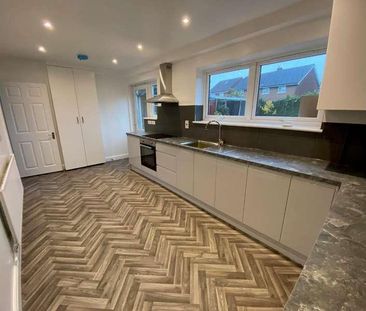 Ruskin Gardens, Harold Hill, Romford, RM3 - Photo 6