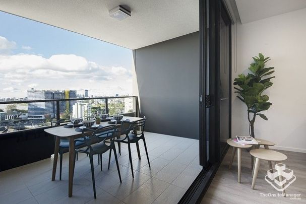 10th-Floor Excellence â One of Toowongâs Finest 2-Bed, 2-Bath Apartments! - Photo 1