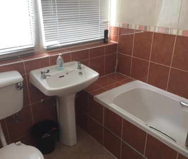 Pylewell Rd Endeavour Suite - Photo 3