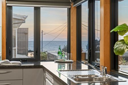 “Unparalleled Beachside Living with Breathtaking Views” - Photo 5