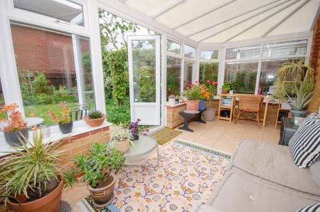 3 bedroom semi-detached house to rent - Photo 4