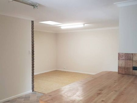 Large Four Bedroom Home - Photo 3