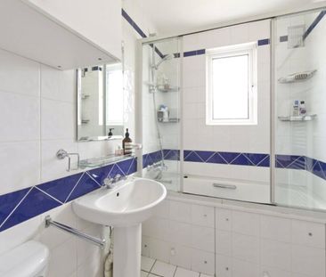 Colville Gardens, London, W11 flat to rent - Photo 1