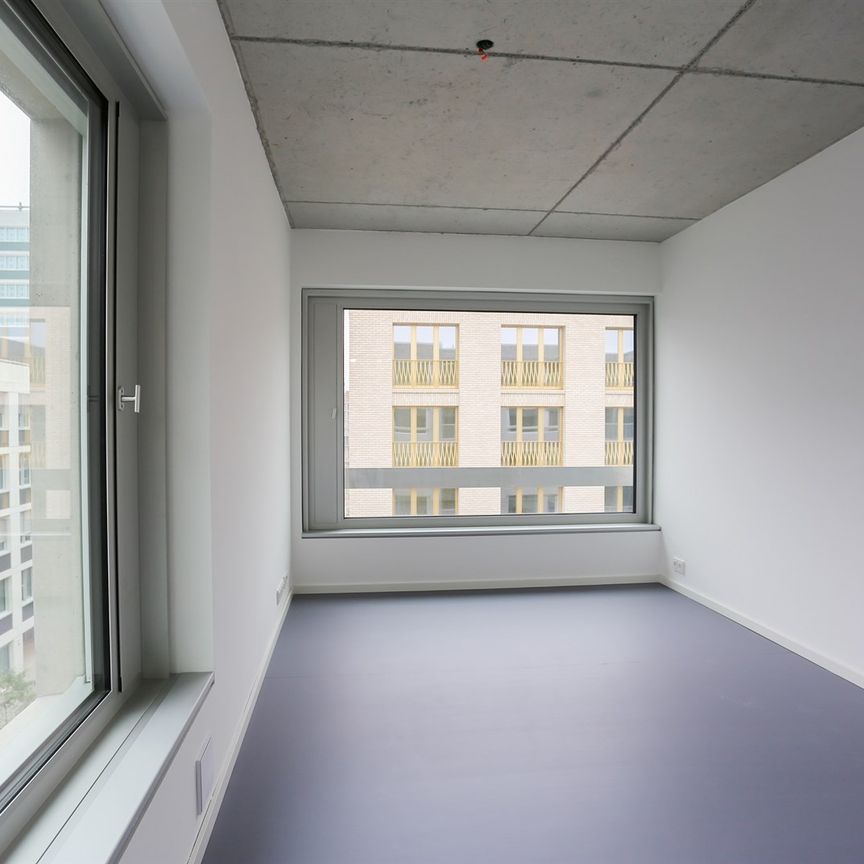 Ein besonderes Schmuckstück mit viel Platz, Sichtbeton, EBK und SmartHome-Features - Photo 1