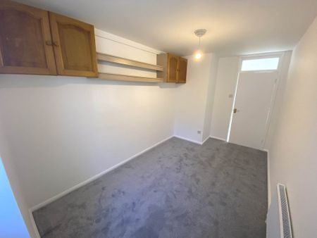 Price £1,550 pcm - Available 16/12/2025 - Unfurnished - Photo 5
