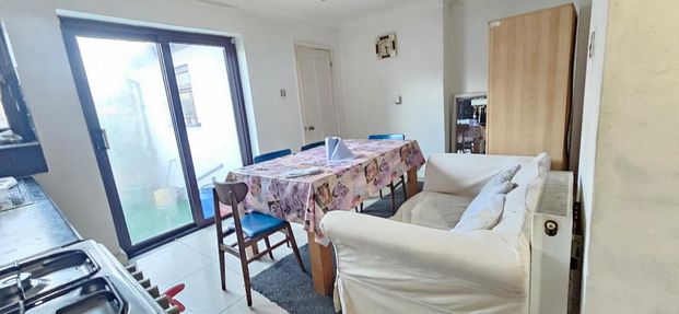 4 bedroom terraced house to rent - Photo 1