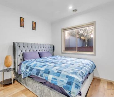 “Spacious 4-Bedroom Family Home - Perfect Location!” - Photo 5