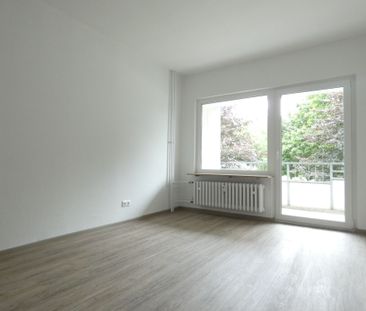 ***Erstbezug nach Sanierung! Schicke Wohnung mit Balkon sucht nette... - Photo 1