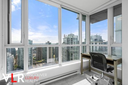 Condo in Downtown Vancouver, BC - Photo 3