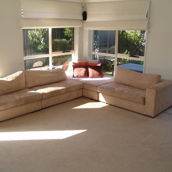 Modern 3-Bedroom Townhouse in Sought-After Mornington Estate - Photo 1