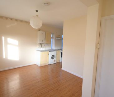 Signal Road, Staple Hill - Photo 3